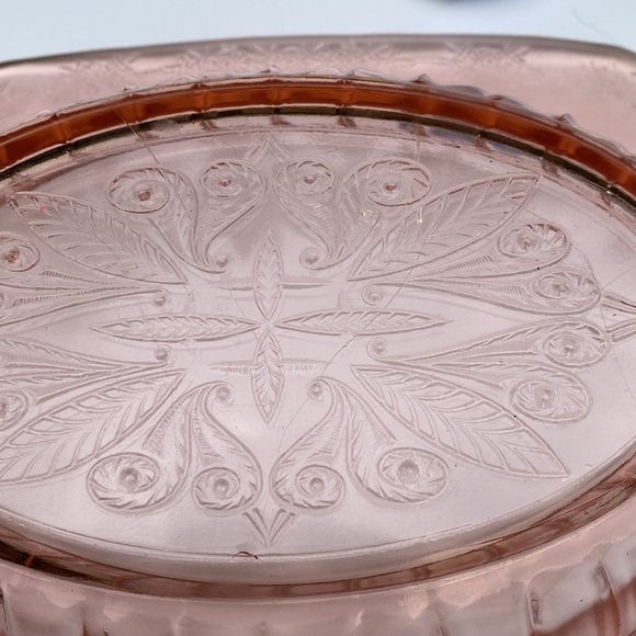Pink rectangular depression glass bowl, flowers etched along rim and base VTG - Picture 6 of 6